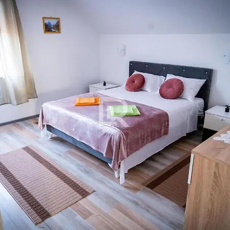 Villa Dalmacija *